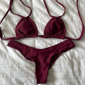 I bought this from another posher and I just hate how the color looks on me.